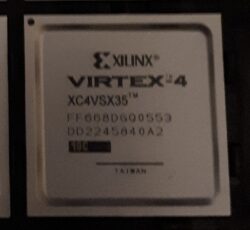 (FPGA Xilinx Virtex 4 (XC4VSX35-10FF668