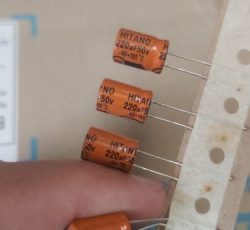 خازن الکترولیت 220uf-50V
