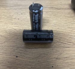 خازن 10000 میکرو فاراد 16 ولت روبیکون ژاپن سری YK