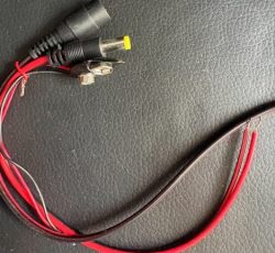 کابل تغذیه DC: کانکتور آداپتور به درایور موتور (Male) (1 عدد) کابل تغذیه DC: کانکتور آداپتور به درایور موتور (Female) (1 عدد) کابل تغذیه DC: کانکتور باطری 9V کتابی (1 عدد)