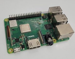 Raspberry Pi 3 Model B+ همراه با کیس