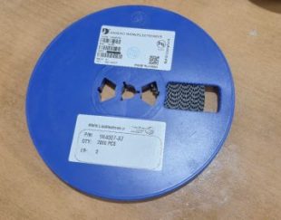 دیود SMD A7 (مدل 1N4007)، در بسته‌بندی SOD123.